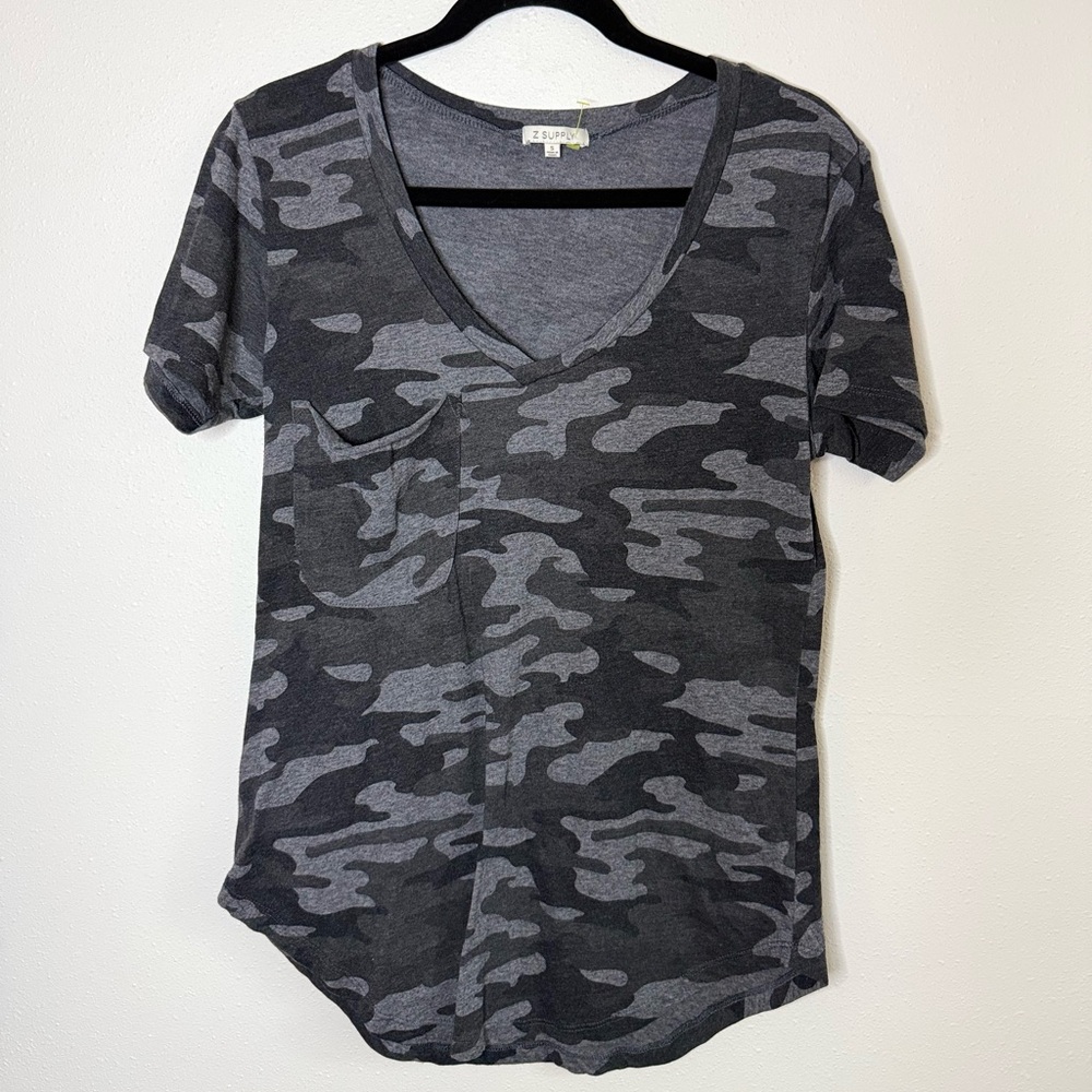Z Supply Gray Black Camo V-Neck Pocket Tee Size Small
